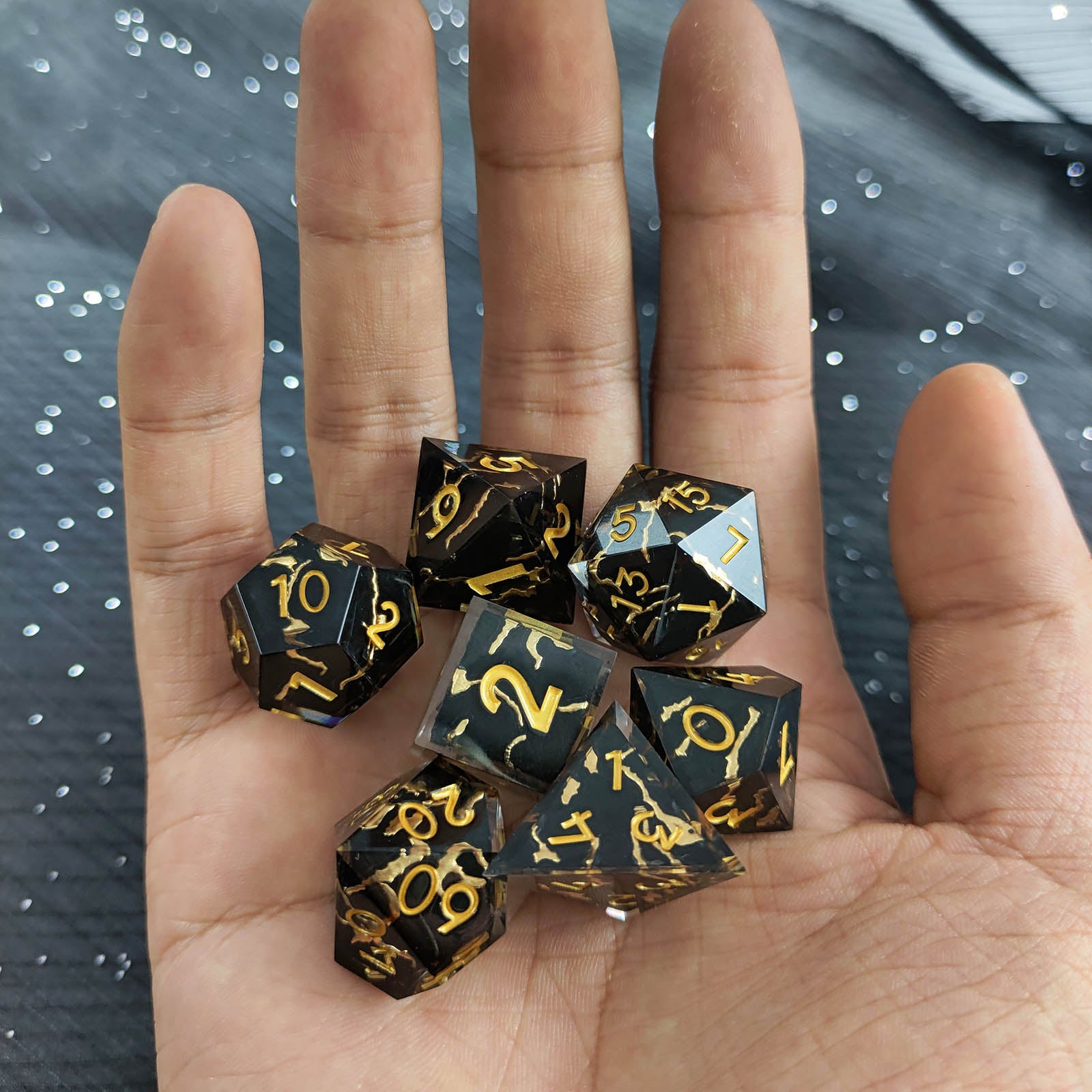 Handmade sharp edge dice dubbele layer golden cracks