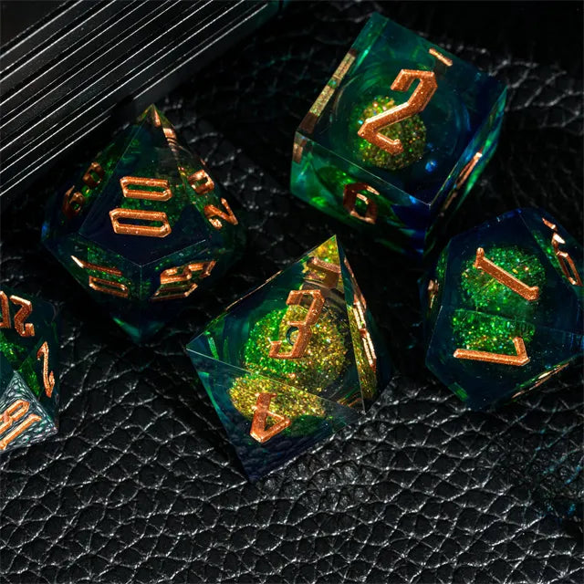 Liquid core Sharp edge dice