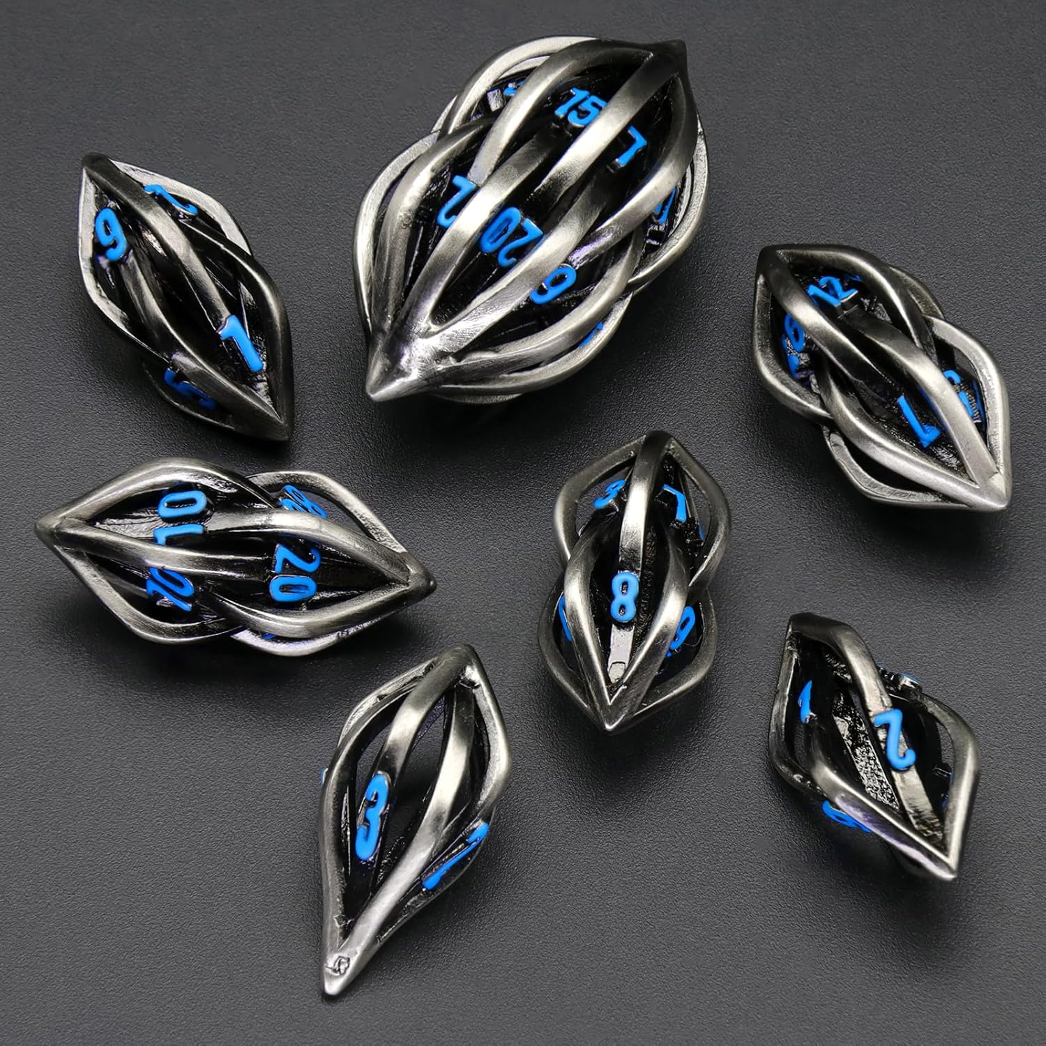 Hohles Schädel-Metallwürfelset