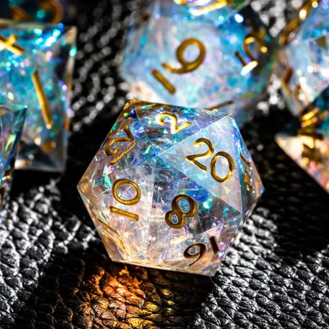 Handgearbeitet scharfkantige blau-violette DND-Würfel