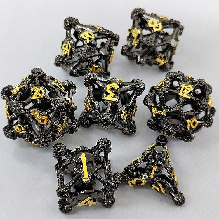 Hollow skull metal dice set