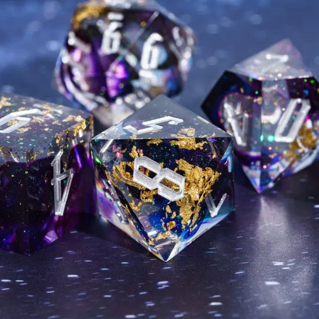 Handgearbeitet scharfkantige schwarz-violette Goldfolie DND Würfel