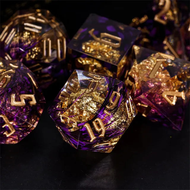 Handmade sharp edge Feather&Goldfoil DND Dice