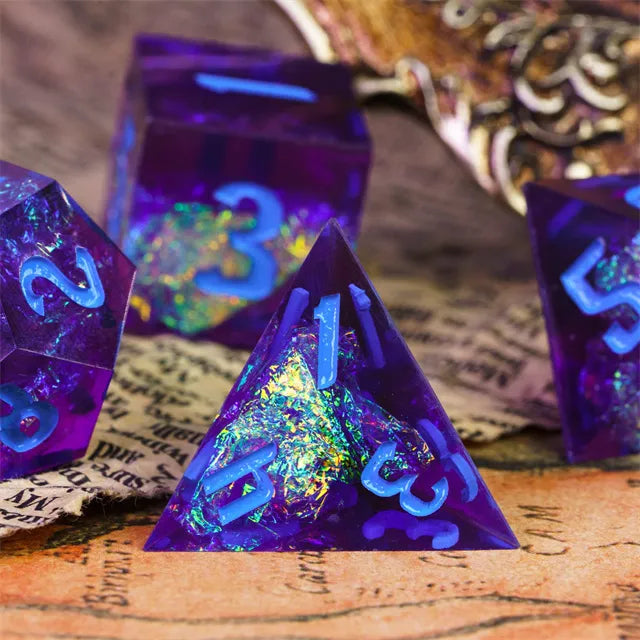 Sharp edge dice Paars Blauw, blauwe letters