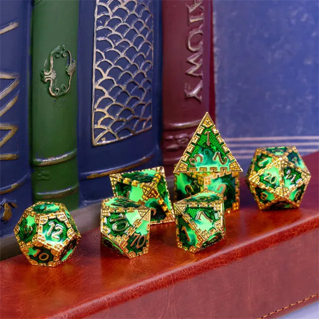 Metal dice set goud groen
